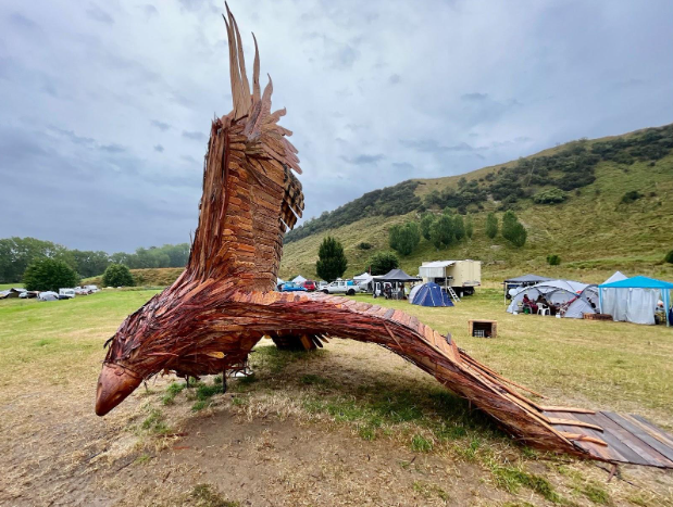 A picture of the Haast Eagle art piece.