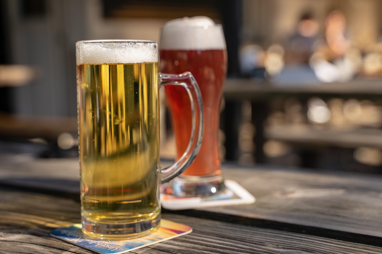 thorstenf-beer-4145976_1280 Two glasses of beer